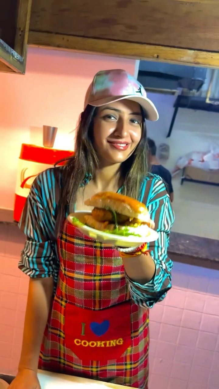 Bigg boss ott 3 vada pav girl